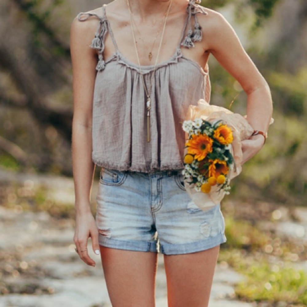 🔷 Free People crop cami with tassels, raw hem 🔷